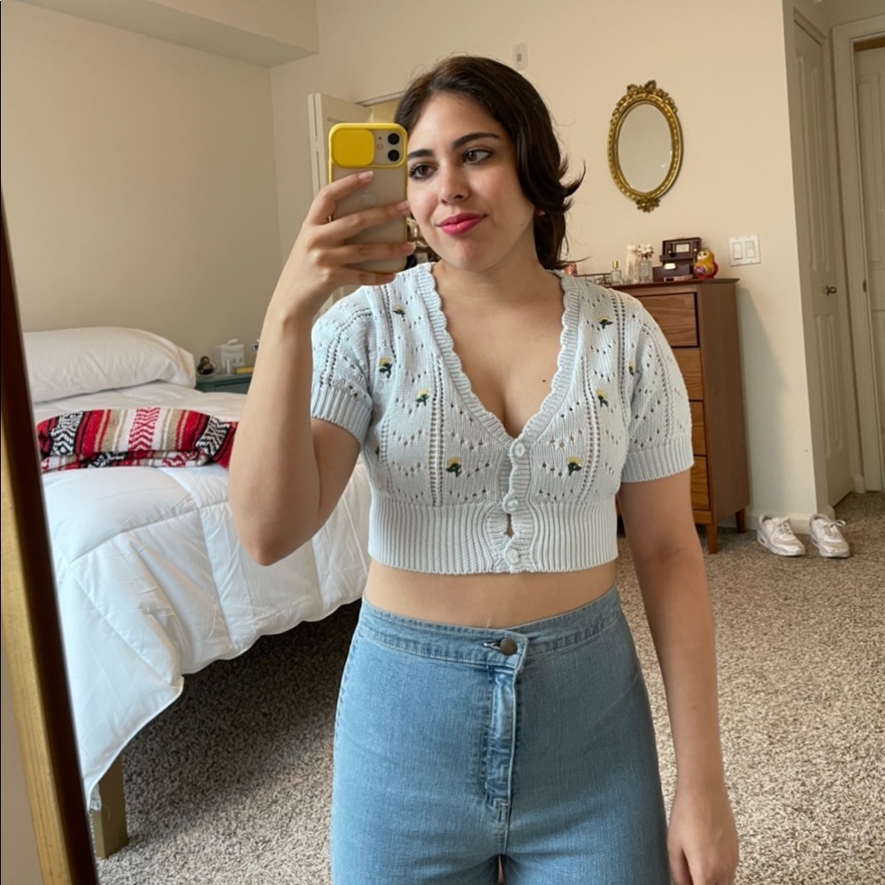 Embroidered cropped short-sleeve cardigan